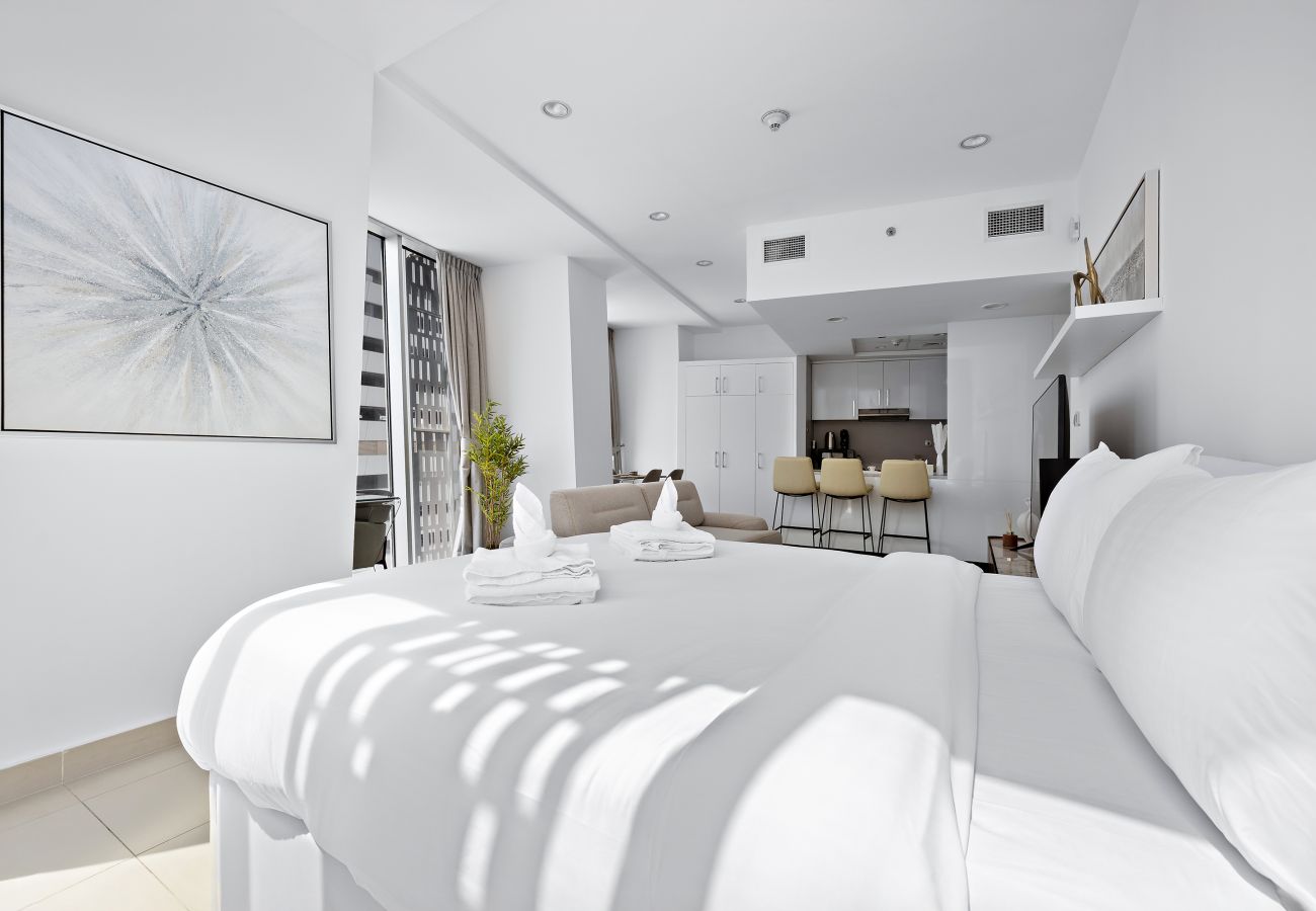 Apartment in Dubai - Studio - Cayan Tower