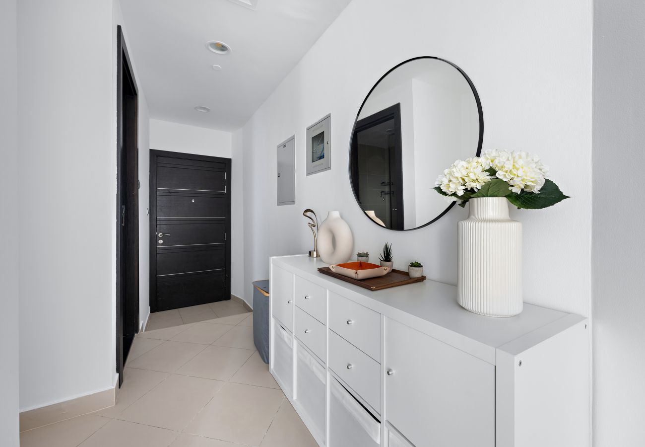 Apartment in Dubai - Studio - Cayan Tower