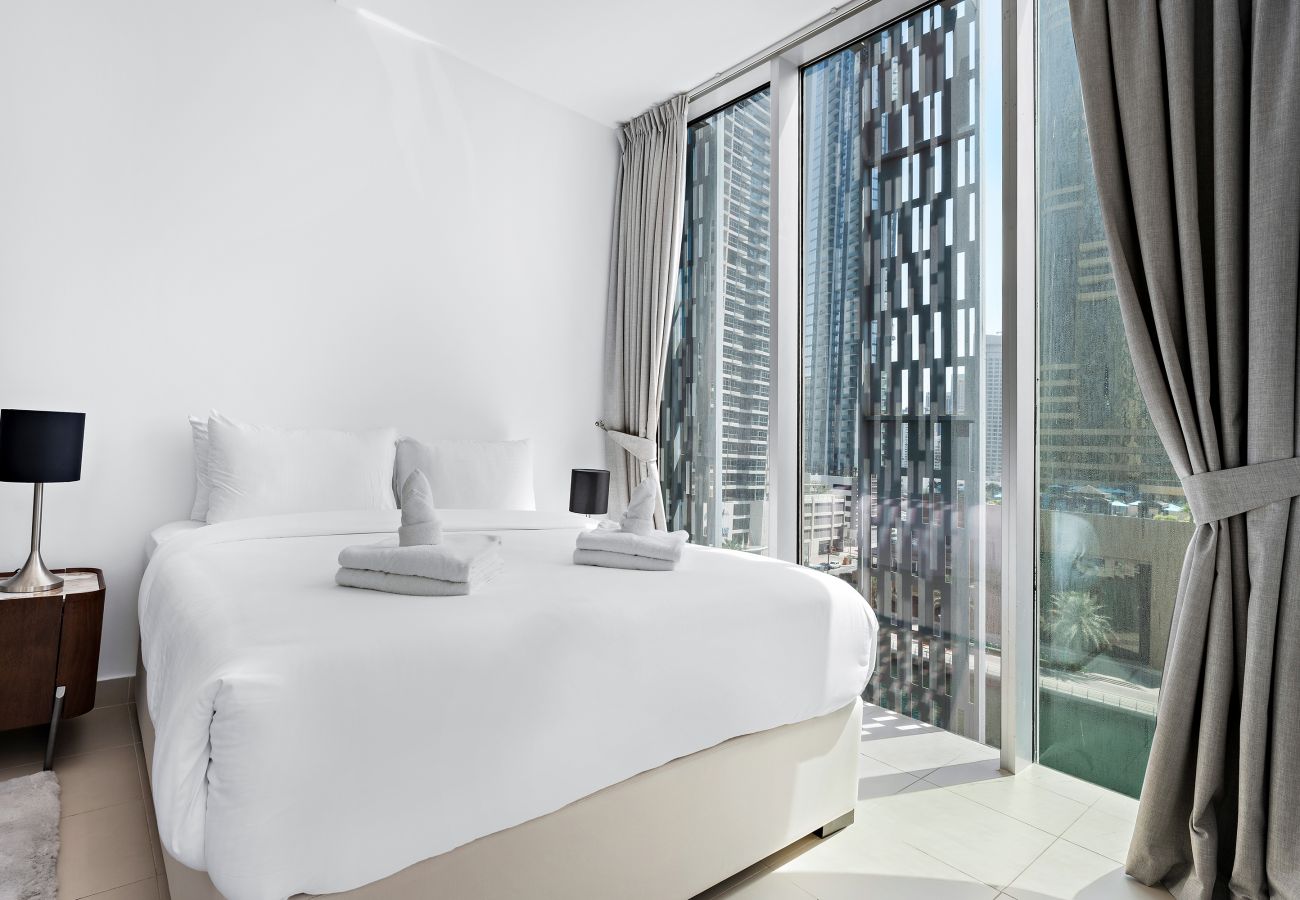 Apartment in Dubai - Studio - Cayan Tower