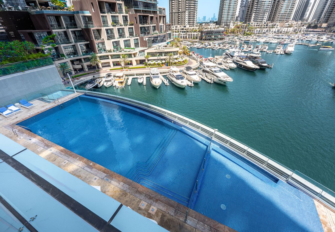 Apartment in Dubai - Studio - Cayan Tower