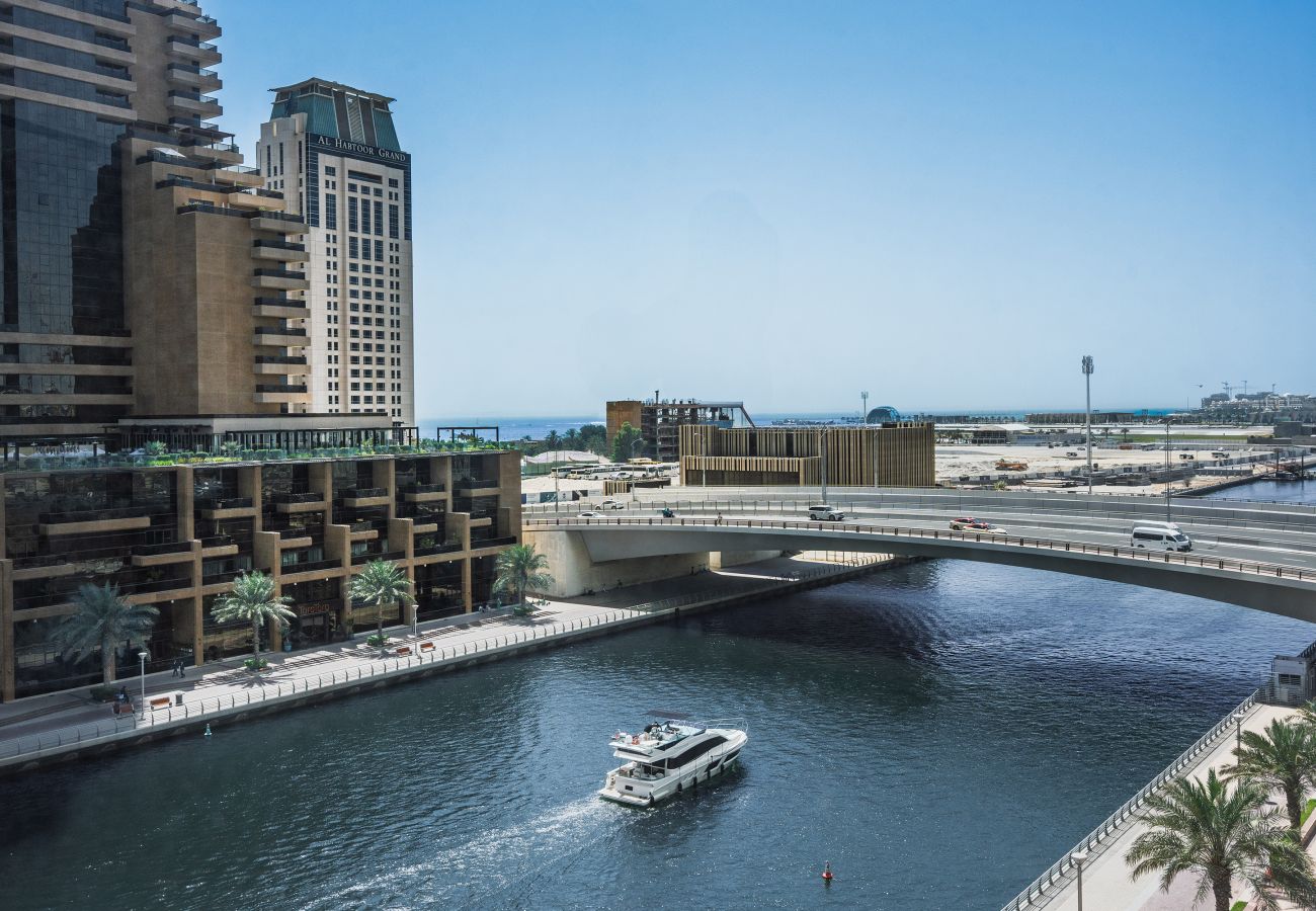 Apartment in Dubai - Studio - Cayan Tower